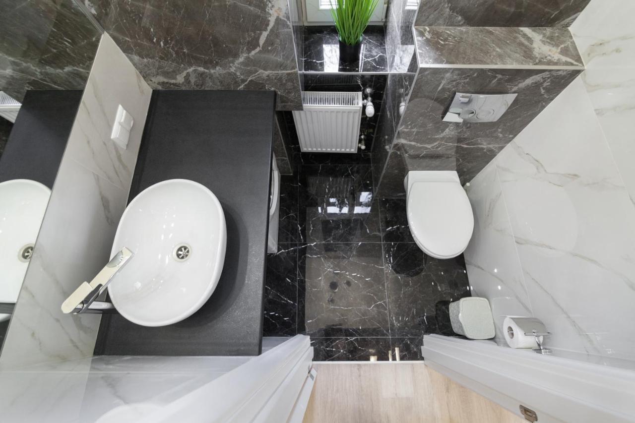 Royal Stylish Apartment In The Old City Lviv Luaran gambar
