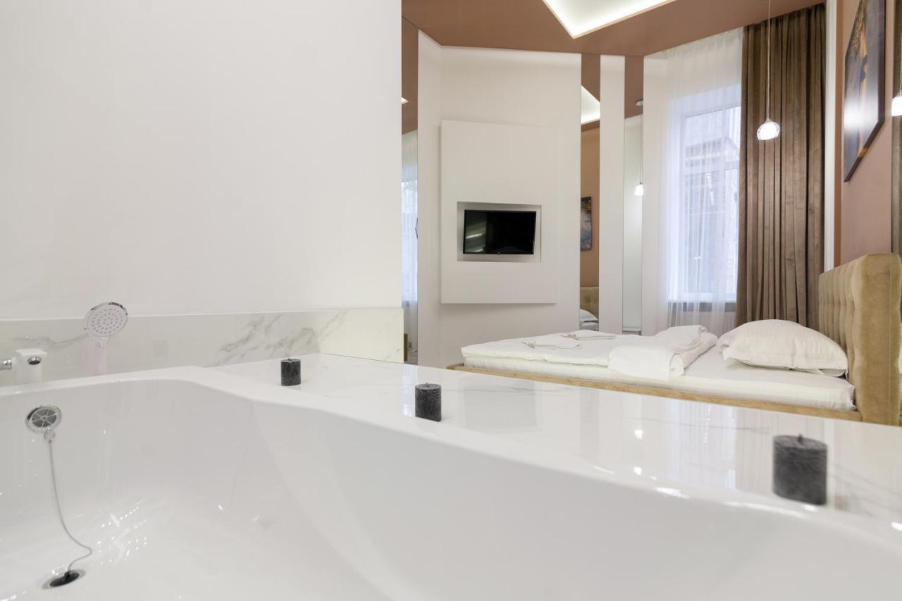 Royal Stylish Apartment In The Old City Lviv Luaran gambar
