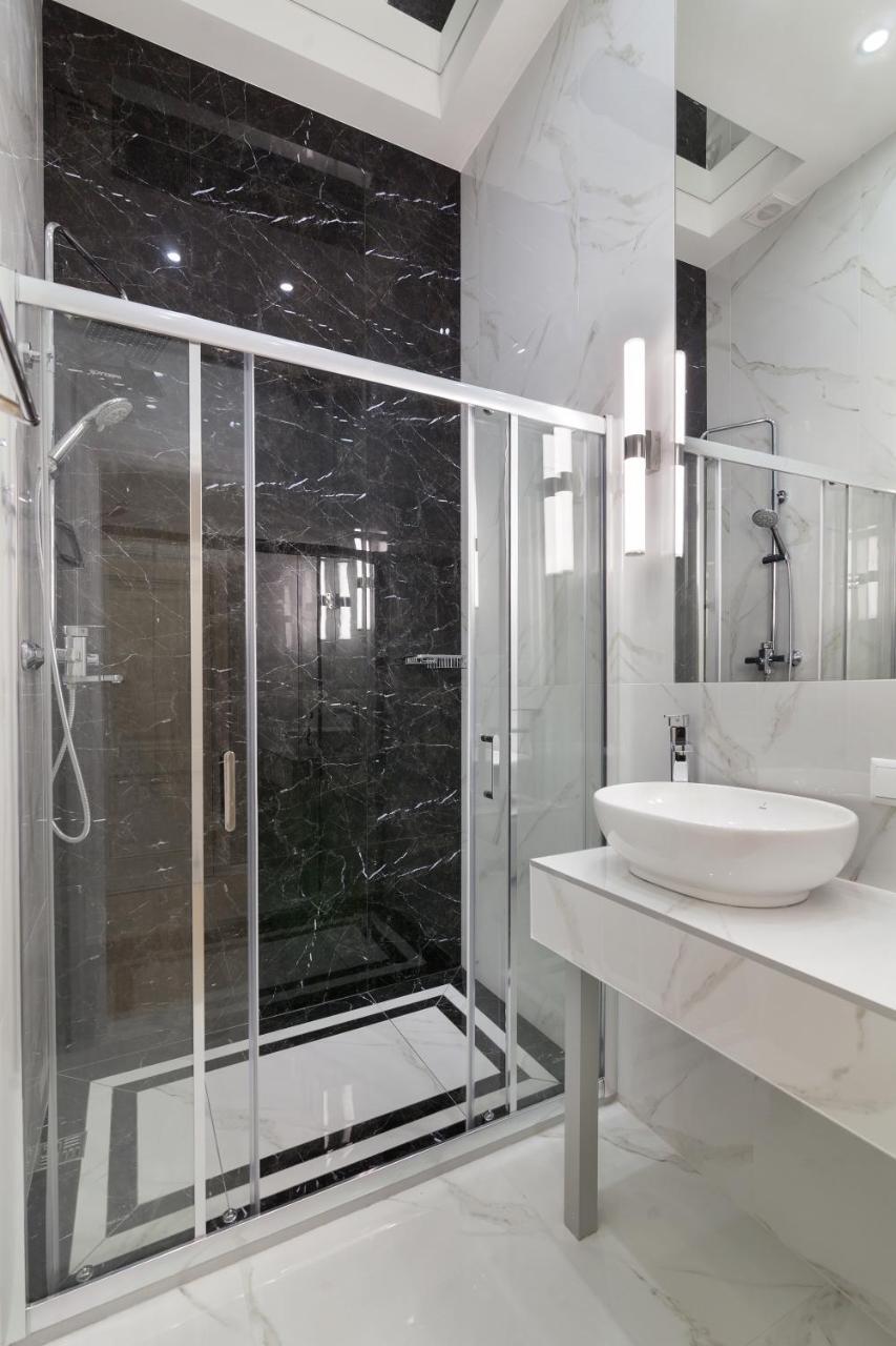 Royal Stylish Apartment In The Old City Lviv Luaran gambar